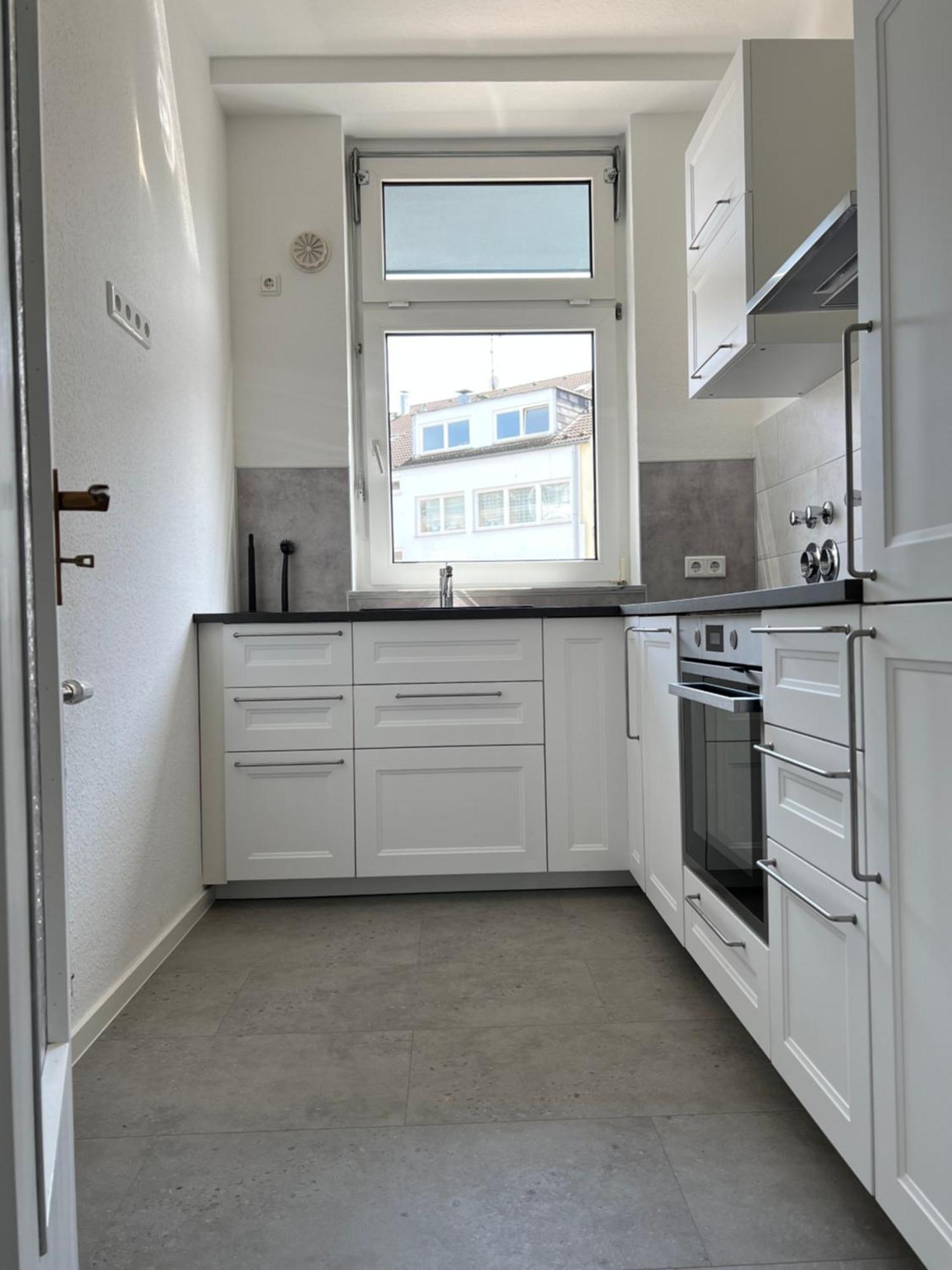 Modernes Duisburg-mitte Mit Balkon Apartment